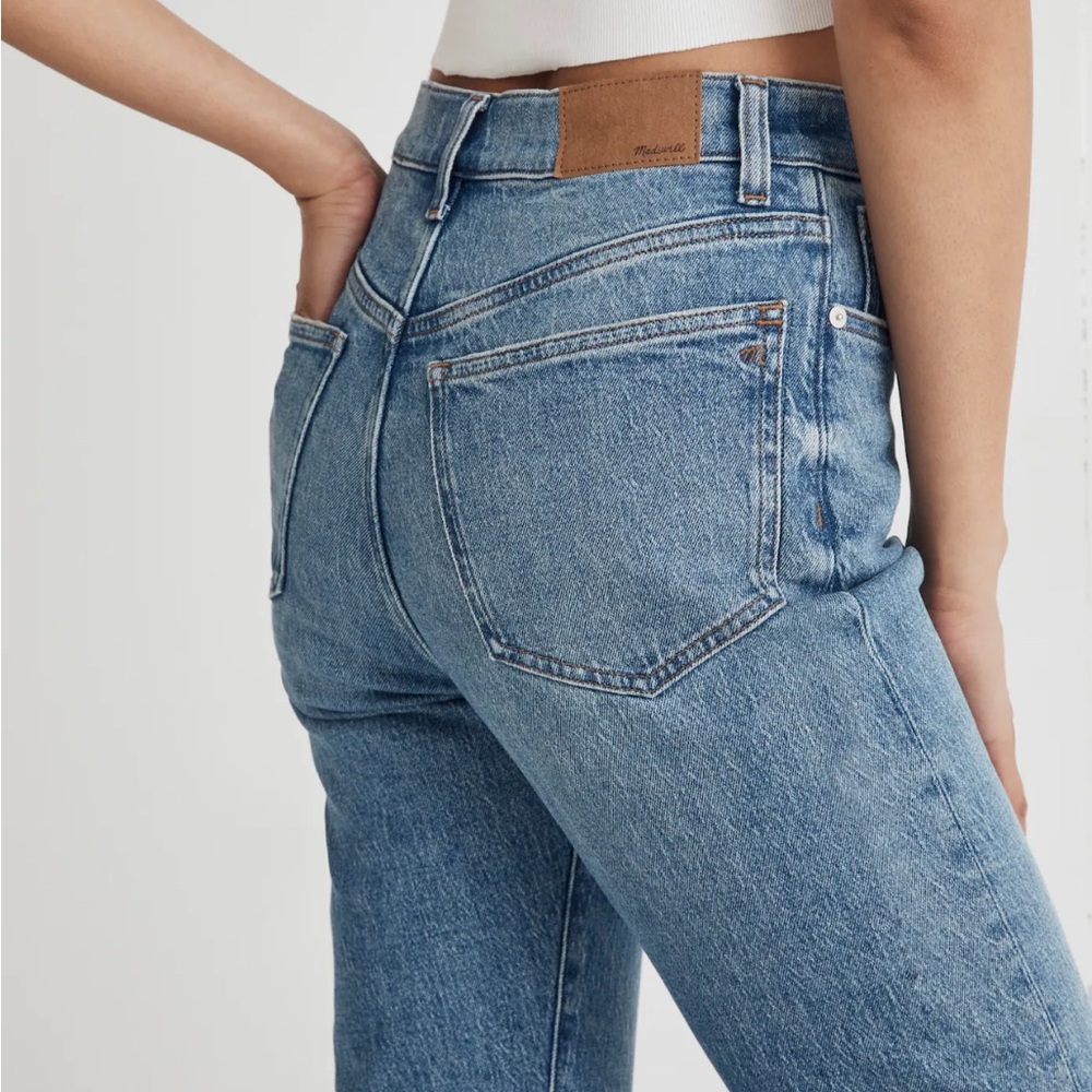 Madewell 90s Straight Jeans - Picture 3 of 14